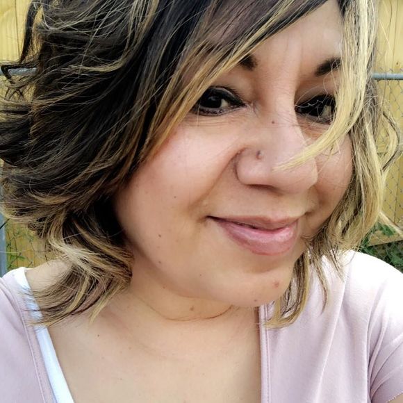 Meet your Posher, Melissa - Picture 1 of 1